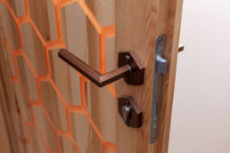 Interiérové dvere s epoxidovou živicou z jaseňového dreva